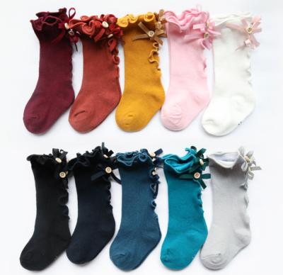 Cina Uron Antibacterial Factory Direct Cotton Baby Socks Custom Design Baby Butterfly Leg Warmers in vendita