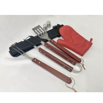 China Easily Cleaned Multifunctional 5PCS Stainless Steel Barbecue Set With Wooden Handle And Opener for sale