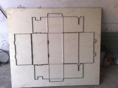 Chine Plaque à matrices pour machine à découper à matrices, machine à découper à matrices et à creuser à matrices ou machine à découper à matrices à plat à vendre