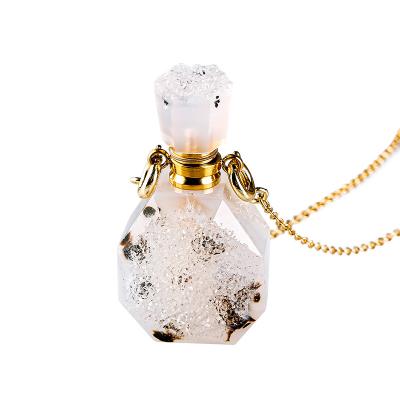 China Best CLASSIC Crystal Perfume Bottle Gold Necklace Gift for Women Essential Oils Agate Perfume Necklace for sale