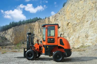 China Factory shipping direct  low  price good quality FD25Y All Rough Terrain Forklift with china C490 or cummins EPA engine for sale