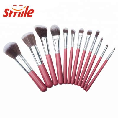 China Skin-Friendly Cosmetic Brushes Case Professional Foundation Powder Makeup Blending Brushes for sale