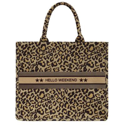 China 2022 Large Capacity Fashion Soft Canvas Luxury Tote Women Retro Handbag Bag for sale