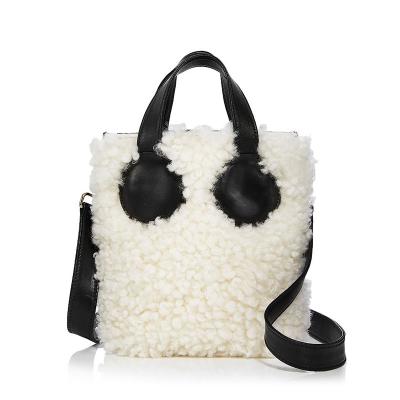 China Daily Life 2022 New Arrive Fashion Black And White Faux Fluffy Wool Handbag Faux Plush Handbag Fashion Bag for sale