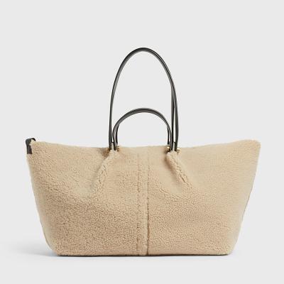 China Hot-selling Faux Tote Bag Women Daily Life Fluffy Shearling with Luxury Plush Leather Bag Fashion PU Handbag Armpit Bag for sale