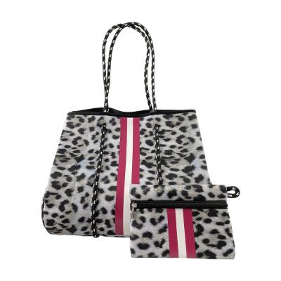 China 2021 Water Proof Fashion Camouflage Women Beach Tote Bag Leopard Neoprene Tote Bag for sale