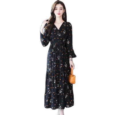 China Anti-static Vintage Chiffon Dress Women's Floral Printing Maxi Dress Long Sleeve Elegant Casual Outfits for sale