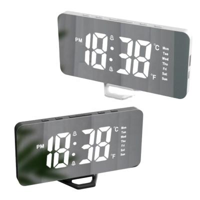 China Eclectic High level of appearance Type-c Digital Table Clock Snooze Function Bedside Easy Operate Alarm Clock with Back Light for sale