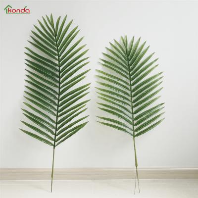 China Long Life Indoor Outdoor Super Green Plastic Artificial Palm Tree Leaves for sale