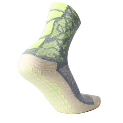 China Free Sample Breathable Soccer Anti-slip Cotton Sports Socks Embroidered Men Sport Knitted Custom Mens Grip Football Socks for sale