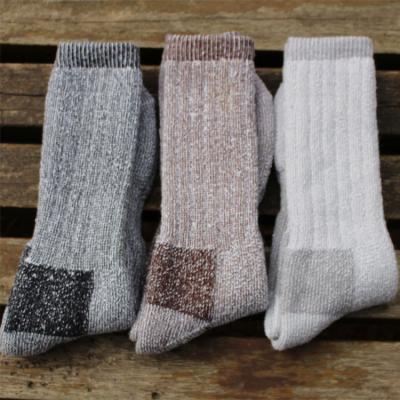 China Wool Antibacterial Rabbit Outdoor Sports Socks Thick Warm Warm Rising Socks for sale