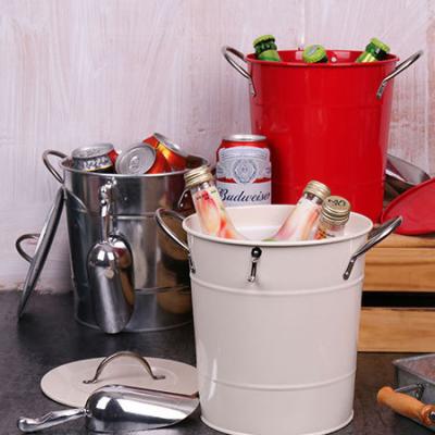 China 630ml Cold Drinks Cooler Bucket Sustainable With Lid Galvanized Iron Beer Bucket With Liner Metal Plastic Ice Bucket With Ice Scoop for sale