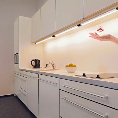 China CE ROHS 12V/24V Motion Sensor Kitchen Wall Mounted Dimmable Cabinet Light Under Cabinet Led Light for sale