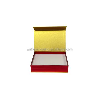 China Recycled Materials luxury custom logo gift box new year gift packaging gold magnetic closure flip gift box for sale