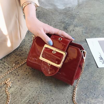 China 2020 Hot Sale Lady's Crocodile Pattern Ladies Acrylic Bag Trendy Box Simple Purses And Diagonal Square Handbags Purses For Women for sale