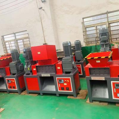 中国 Factory Animal Husbandry Forage Raising Shredder Machine Factory Price Animal Grass Shredder Machine 販売のため