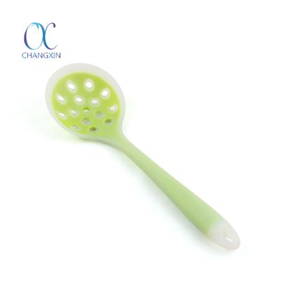 China Good Quality Viable Silicone Kitchen Utensil Reusable Colorful Strainer Skimmer for sale