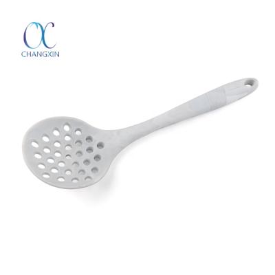 China Sustainable Kitchenware Pocket Silicone Frying Ladle Skimmer For Noodle for sale