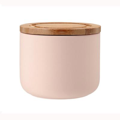 China Unique Empty Home Container Wedding Fancy Home Decor Hotel Fancy Decor Candle Holder Modern Matte Candle Holder With Wooden Lid for sale