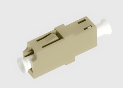 Chine Adaptateur optique en plastique beige de fibre du simplex à plusieurs modes de fonctionnement OM3 LC aucune brides à vendre