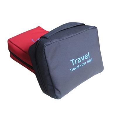 China Eco-Friendly Lady New Products Cosmetic Bag Bags Waterproof 300D Travel Towel Logo Small Cosmetic Bags for sale