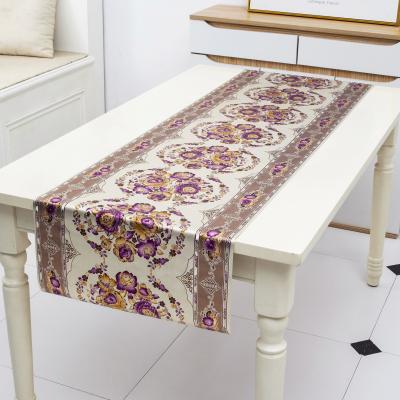 China Custom Copy Waterproof PVC Tablecloth Waterproof Table Cover Guarantee Quality for sale