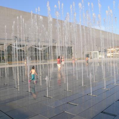 China Outdoor Running Floor Musical Dancing Water Fountains For Kids Play for sale