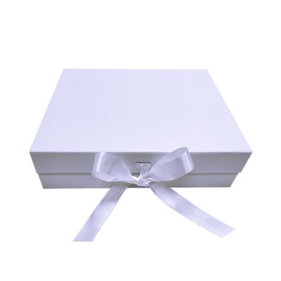 China Recycled Materials Logo Luxury Decorative Packaging Custom Boxes Magnetic Folding White Cardboard Bridesmaid Proposal Wedding Favor Gift Box for sale