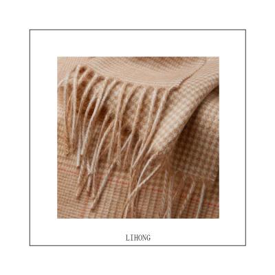 China Preservation of the new 2021 warm warm cashmere scarf women's autumn/winter plaid scarf with men for sale