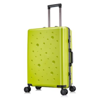 China Hot Sale PP Trolley Bags Amazon Luggage Travel Case With 4 Wheels for sale