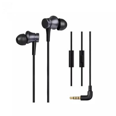 China 3.5mm Single Dynamic Headset In-Ear Headset Handsfree Mic Stereo Earbuds Wired For Xiaomi Headphones With Mic Magnetic Attract for sale