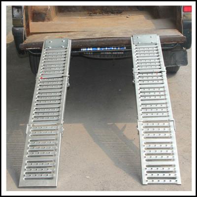 China Professional Adjustable 1000lbs Steel Folding Ramps For Loading ATVS for sale