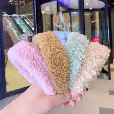 China Large Durable Padded Halo Lambswool Headband Fuzzy Faux Fur Ladies Headband Solid Oval Hair Band For Girls for sale