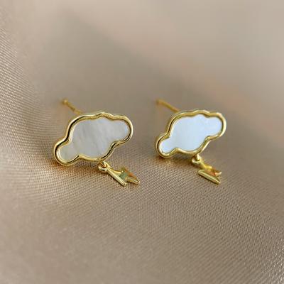 China Durable S925 Sterling Silver Diamond Earrings Lovely White Female Cartoon Cloud Stud Earrings for sale