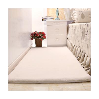 China Small Furry Carpet Tapetes de Mat Fur Plain Fluffy Soft Non-slip Artificial Rabbit Carpet Faux Floor for sale