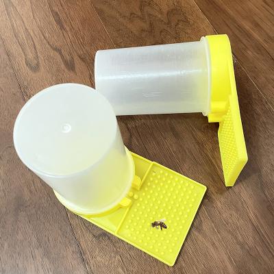 China 2PCS Honey Bee Feeder 518 Hive Entrance In Type 400ML Waterer Suger Beekeeping Tool Plastic Feeding Watering Supplies PLQ-A597 for sale