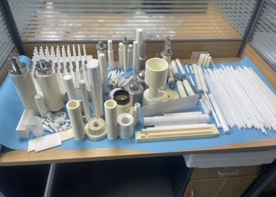 Cina Zirconia Ceramic Rod Plate Piston Customized Parts For Quick Hot And Quick Cold Environments in vendita