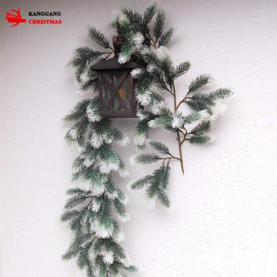 China YIWU Fashionable Wholesale Custom Luxury Christmas Decoration Supply Pe Material Spray White Branch Shape Artificial Wreath for sale