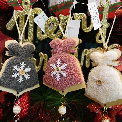 China Festival Stuff 2021 New Products Christmas Tree Decoration Plush Love Geometric Shape Hanging Ornament Christmas for sale