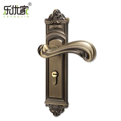 China Mute European Style Door Handle Locks Home Bedroom Interior Wooden Door Lock for sale