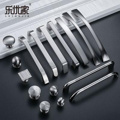 China New Design Modern Zinc Alloy Closet Wardrobe Door Knob Drawer Pulls Sideboard Handle for sale