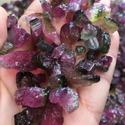 China Wholesale Romantic Crystal Tourmaline Macadam Rough Gemstone Watermelon Raw Watermelon Tourmaline Gravel For Pendant for sale