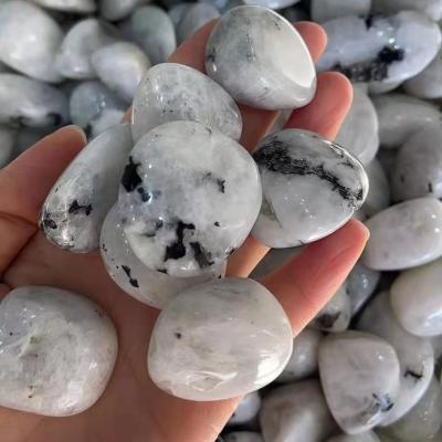 China China Wholesale Natural Quartz Crystals Tumbled Stones Moonstone White Tumbled Stones for sale