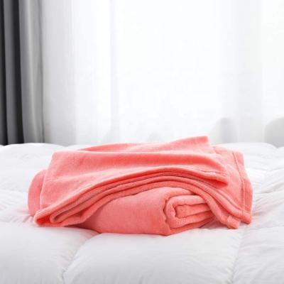 China Anti-Static All Season Coral Fleece Blanket Plush Throw Blanket Lightweight Super Soft Microfiber Flannel Blanket for sale