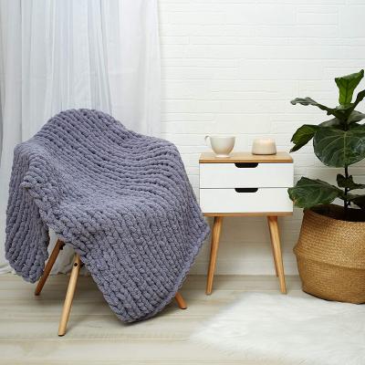 China Therapy Chunky Knit Throw Blanket Soft Chenille Wire Summer Handmade Air Conditioning Weighted Blanket for sale