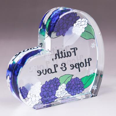 China Europe Factory Custom Crystal Glass Heart Shape Souvenirs For Love Souvenir for sale