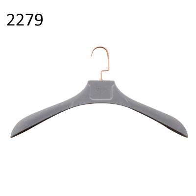 China CLASSIC Wide Shoulder Hanger Gray Velvet Hanger For Heavy Weight for sale