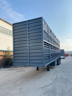 China Livestock Carrier Truck Trailers Bulk Cargo Transport Trailer with Hydraulic Lift for sale