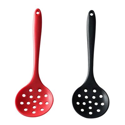 China Hot Stocked Kitchen Oil Filter Silica Gel Colander Pot Oil Grid Kitchen Utensils Grease Spoon Cooking Uses Utensils Home Appliance for sale