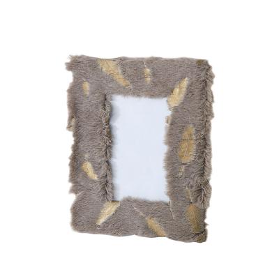 China Decorative Handmade Handcrafted Fur Look Picture Frame Photo Frame for sale